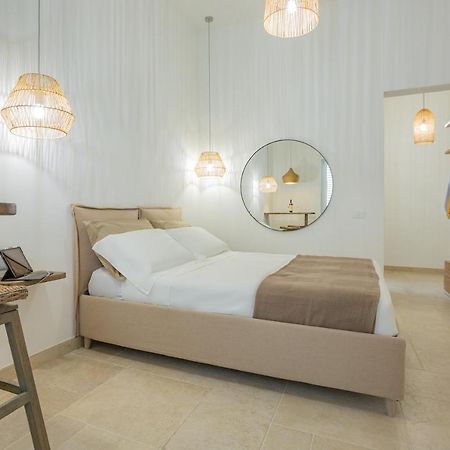 Filia Solis - Old Town Suites & Spa Brindisi Buitenkant foto