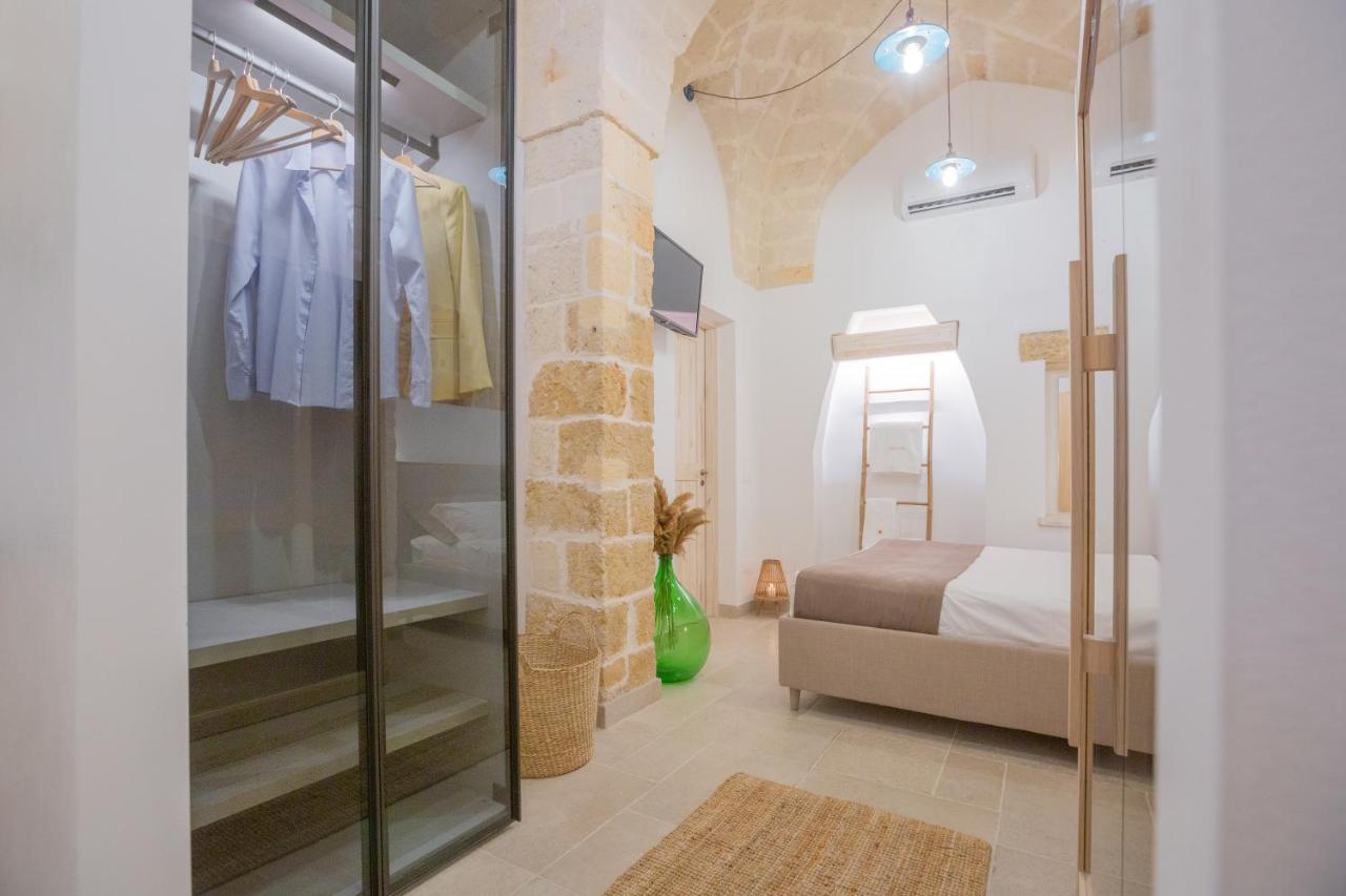 Filia Solis - Old Town Suites & Spa Brindisi Buitenkant foto