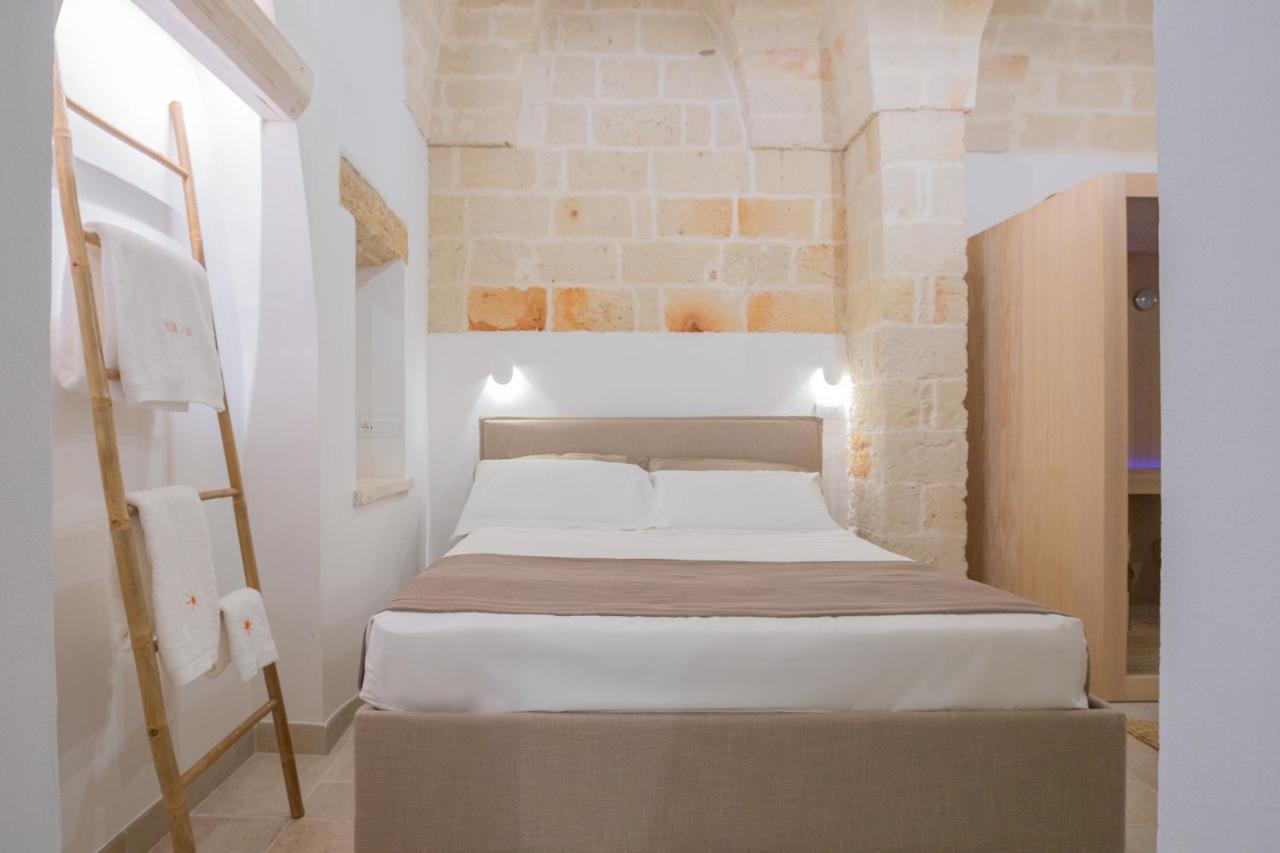 Filia Solis - Old Town Suites & Spa Brindisi Buitenkant foto