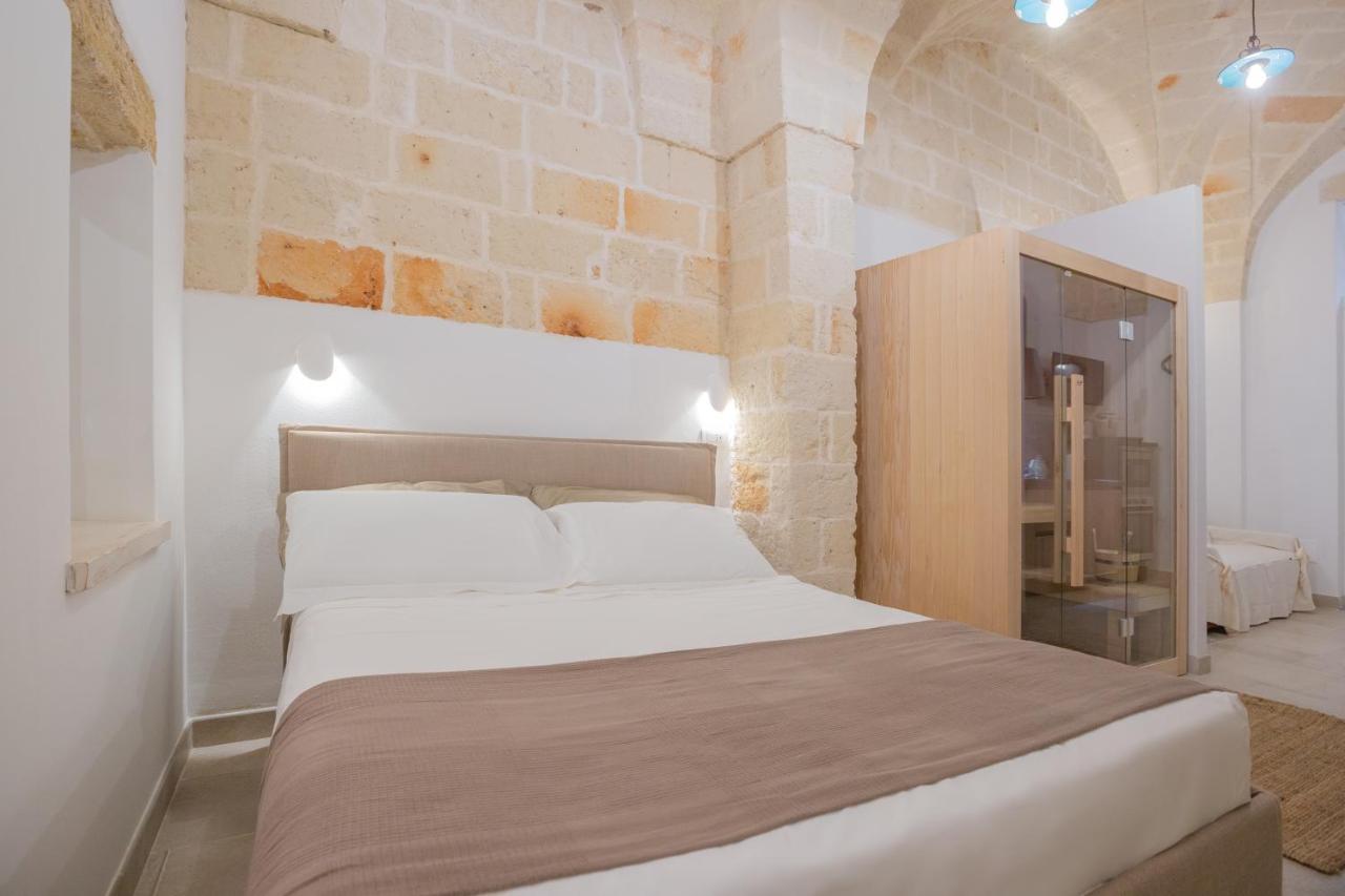 Filia Solis - Old Town Suites & Spa Brindisi Buitenkant foto