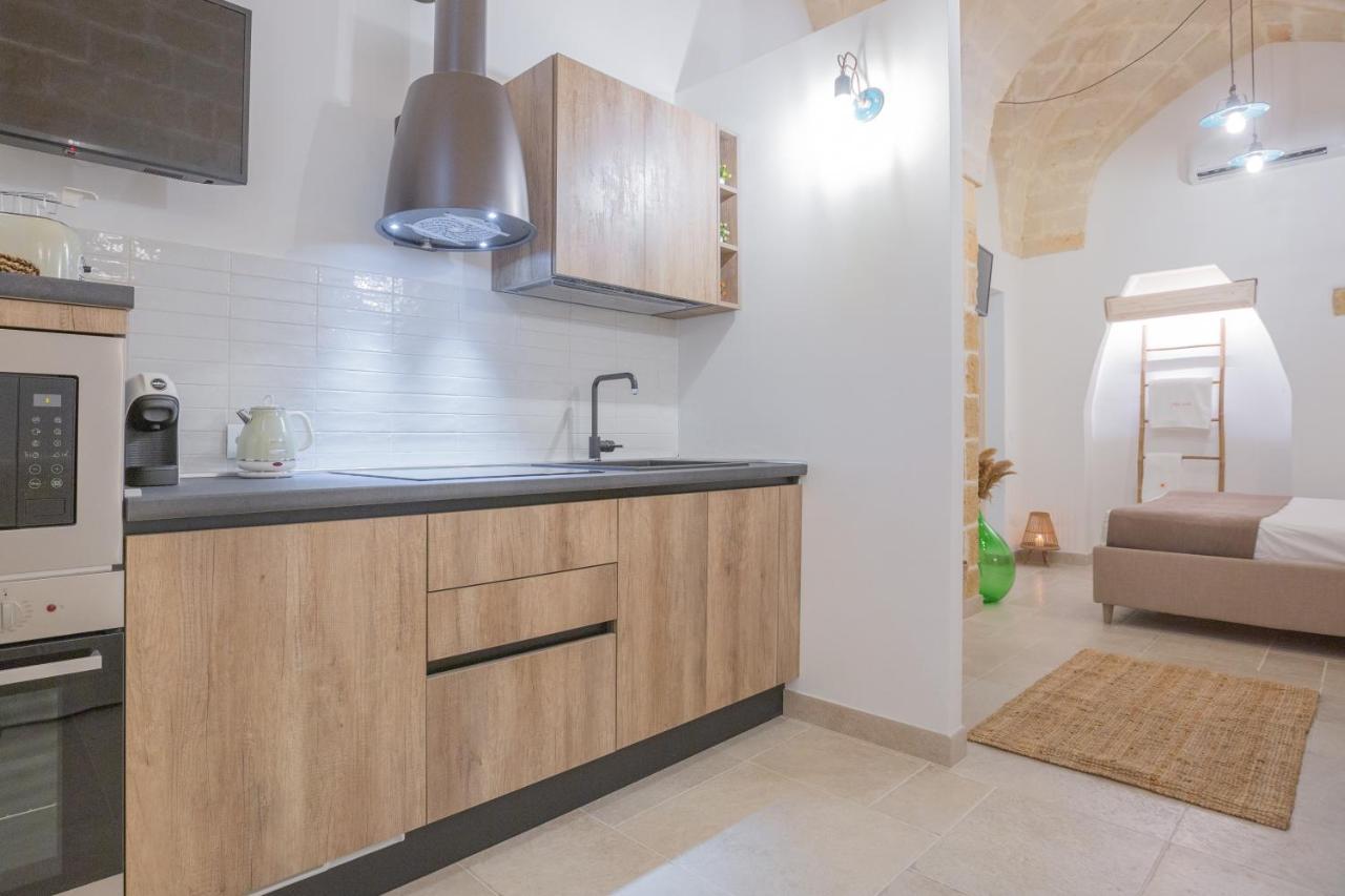 Filia Solis - Old Town Suites & Spa Brindisi Buitenkant foto