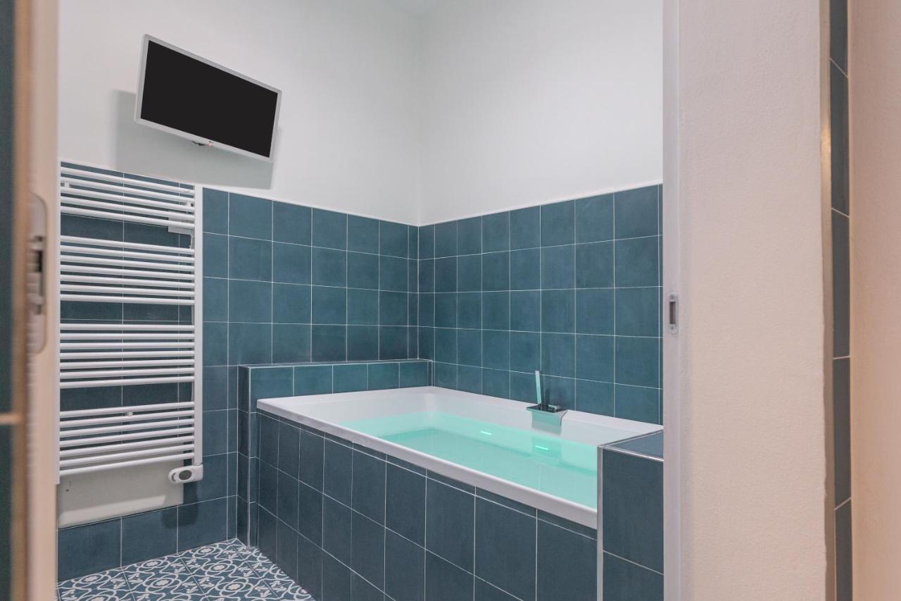 Filia Solis - Old Town Suites & Spa Brindisi Buitenkant foto
